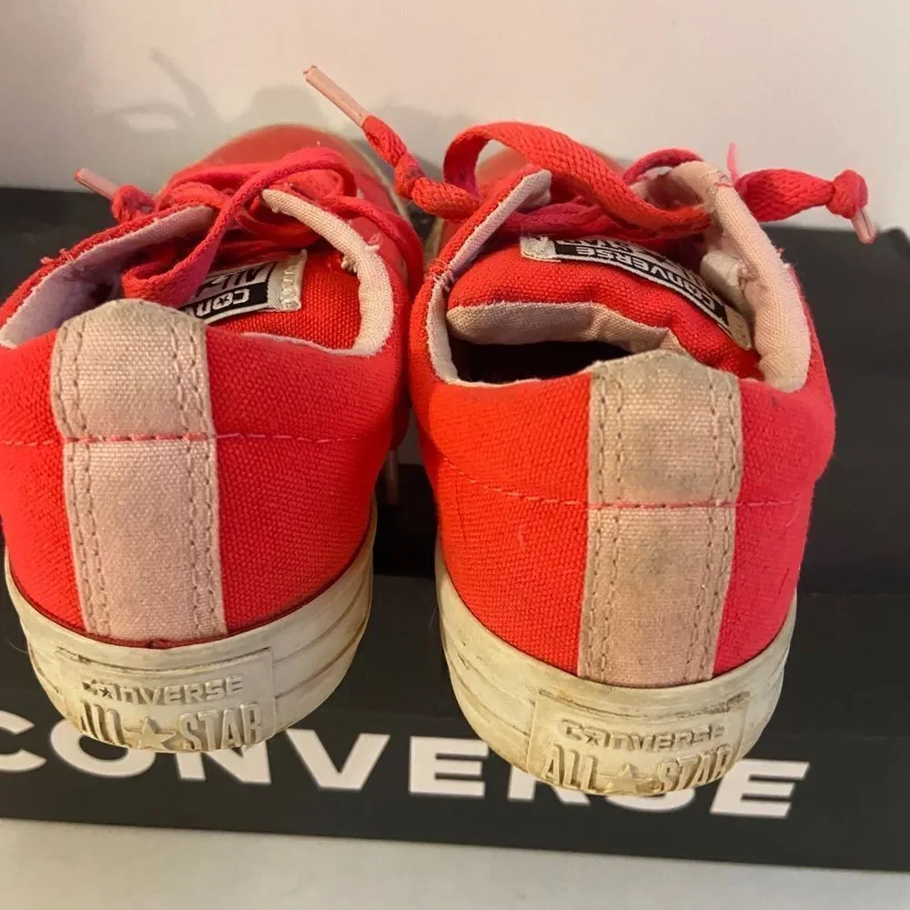 Converse‎ youth size 1 hot pink